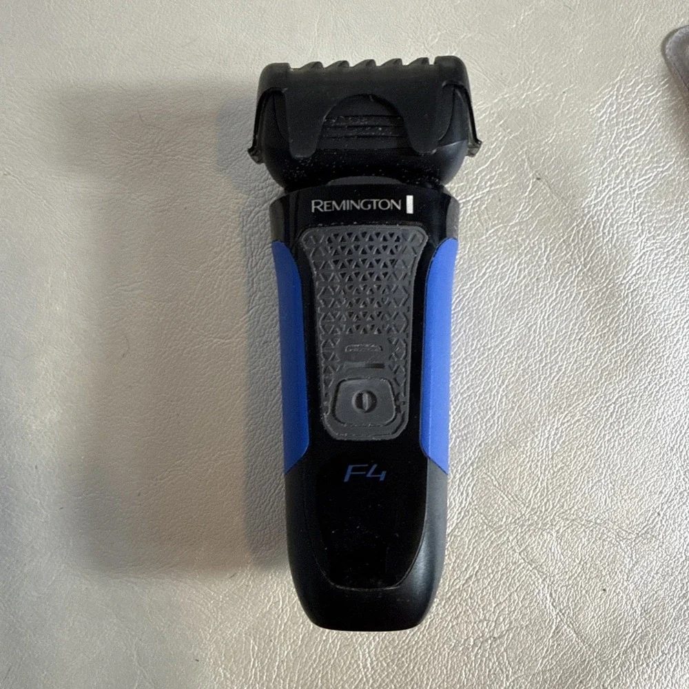 Remington F4 Cordless Rechargeable Working Shaver Blue/Black. No Charging Cord